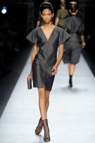 Look 28